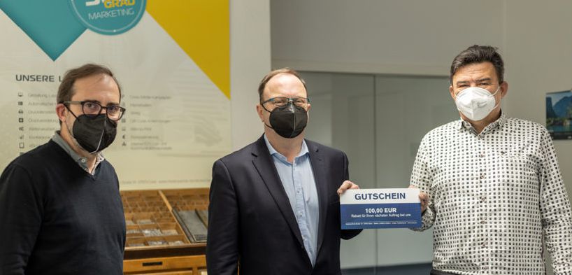  Panoramafoto im Querformat, vermutlich Landschaft oder Architektur