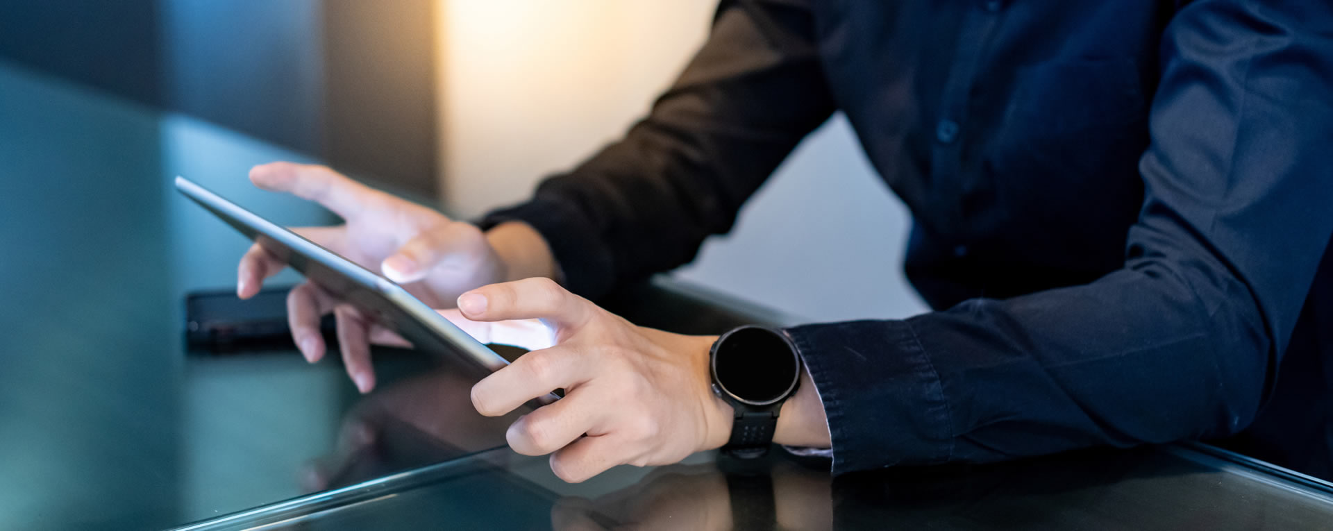  Stadtansicht mit Gebäuden und leichtem Nebel